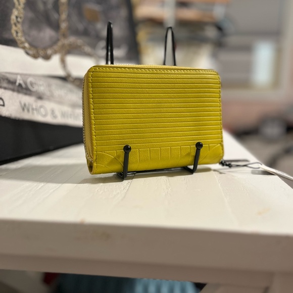 wallet - Picture 3 of 5